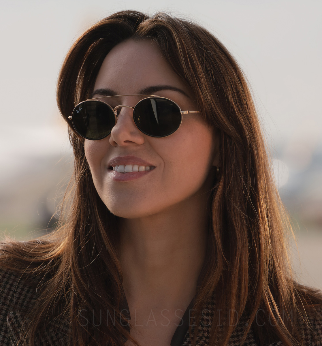 Ray-Ban RB3847N Oval Double Bridge - Aubrey Plaza - Operation Fortune |  Sunglasses ID - celebrity sunglasses